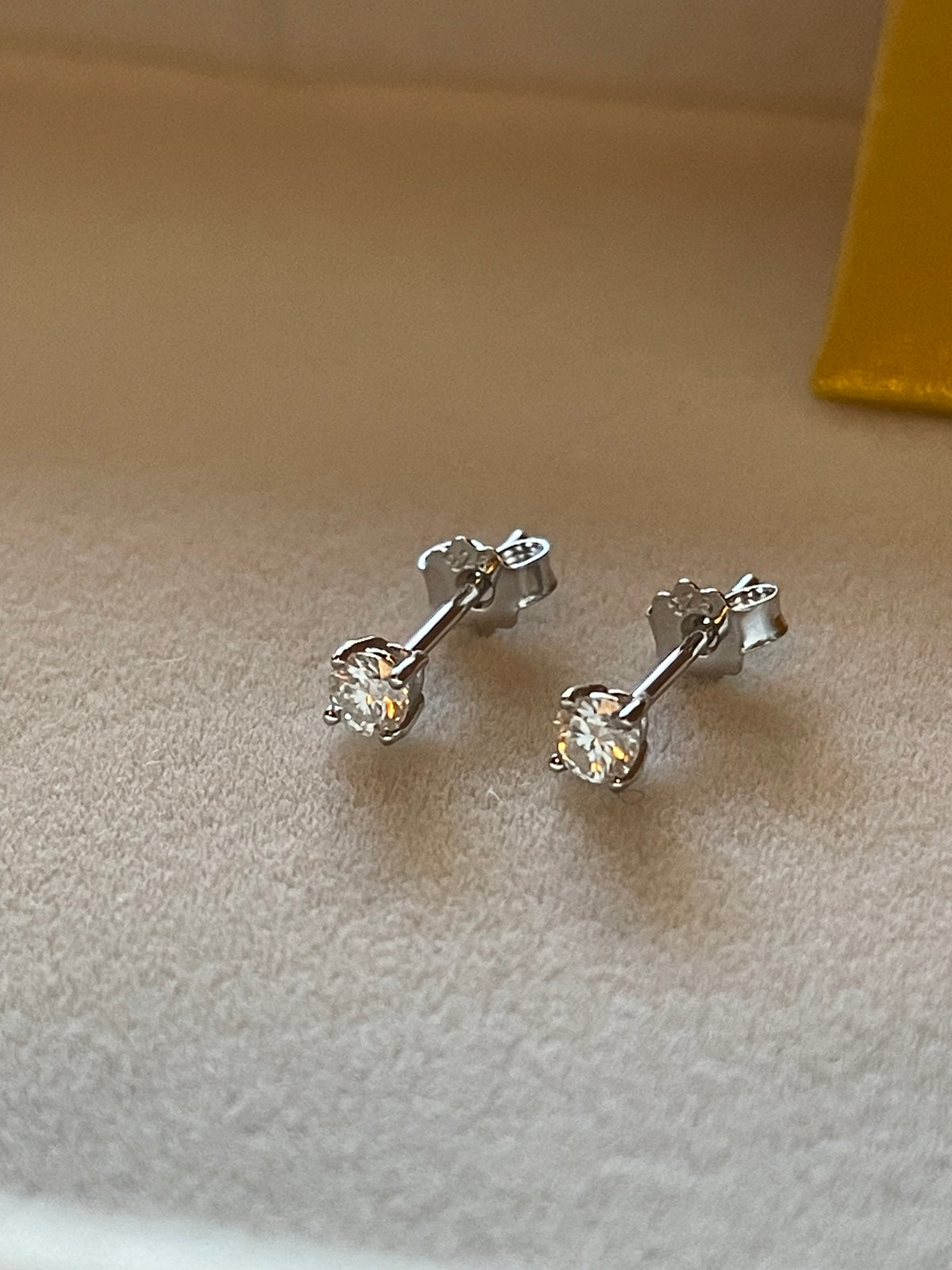 925 Sterling Silver Round cut Moissanite stud earrings add