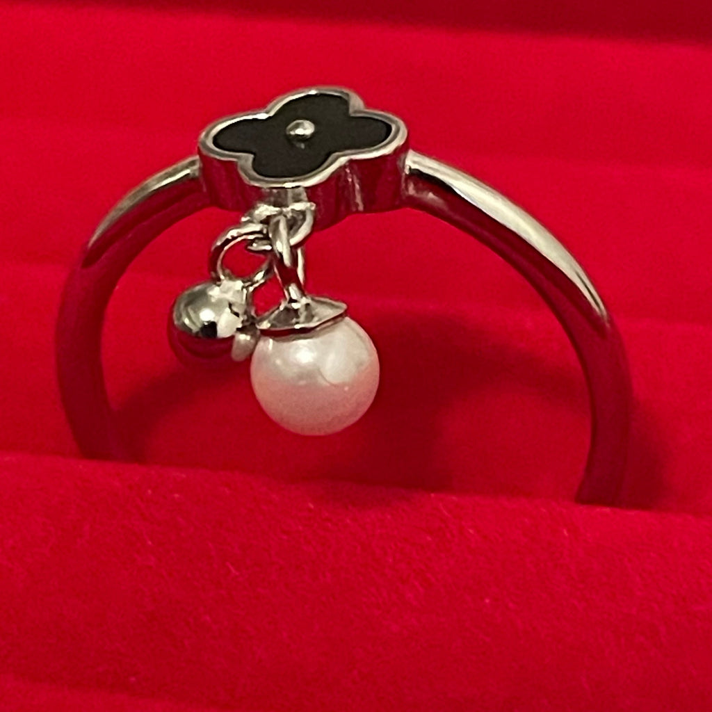 Black Agate Flower & Freshwater Pearl Dangling 925 Sterling Silver Ring