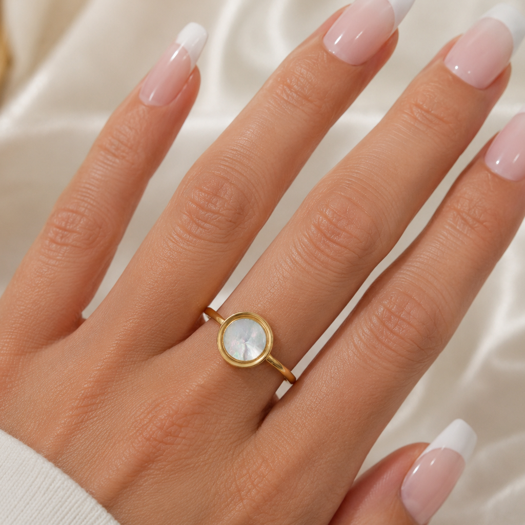 10KT Gold Mother of Pearl Bezel set ring